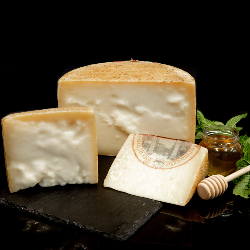 Pecorino Gran Riserva di Grotta a stagionatura naturale